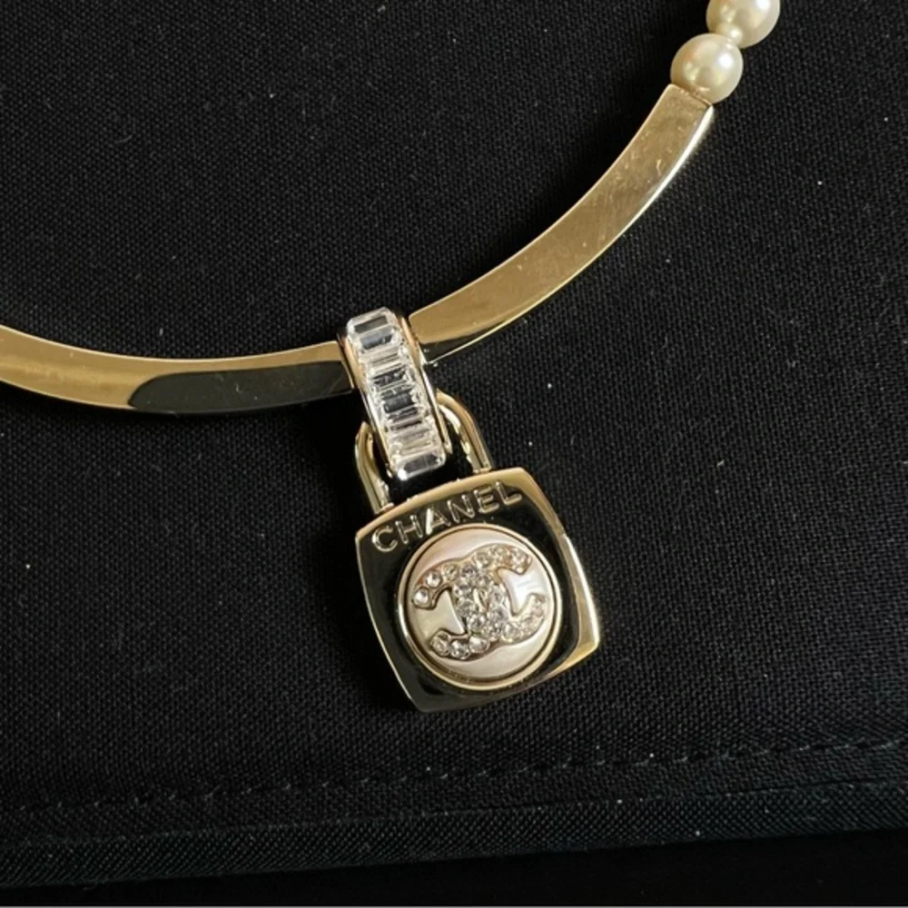 Chanel chocker - Picture 1 of 4